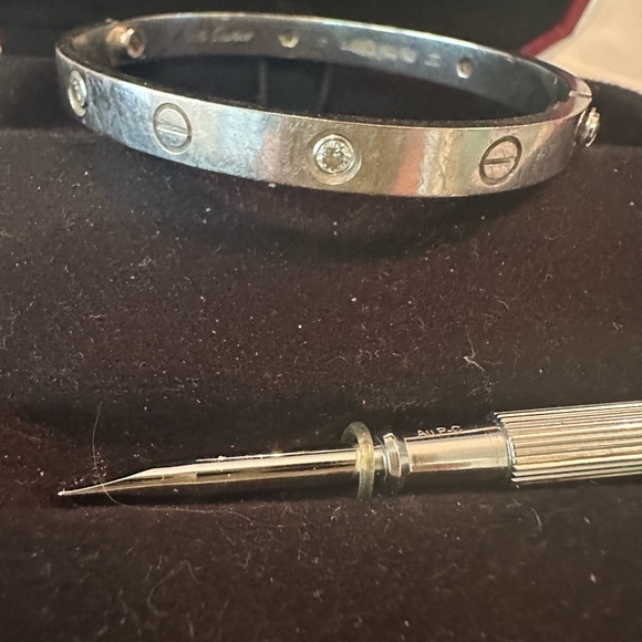 Authentic used white gold 18 kt Love bracelet 4 diamonds size 16 - Picture 7 of 8